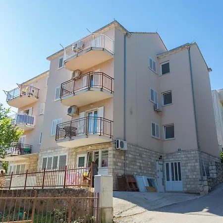 Lapad Rest And Relax